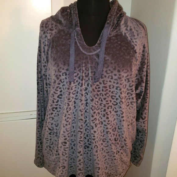 Blush Tops - Blush XL 16 18 gray leopard velour hoodie